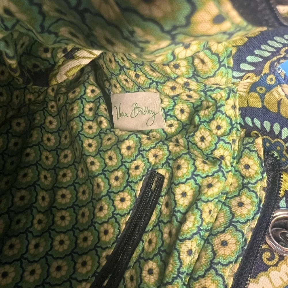 Vera Bradley beautiful colorful handbag in good condition